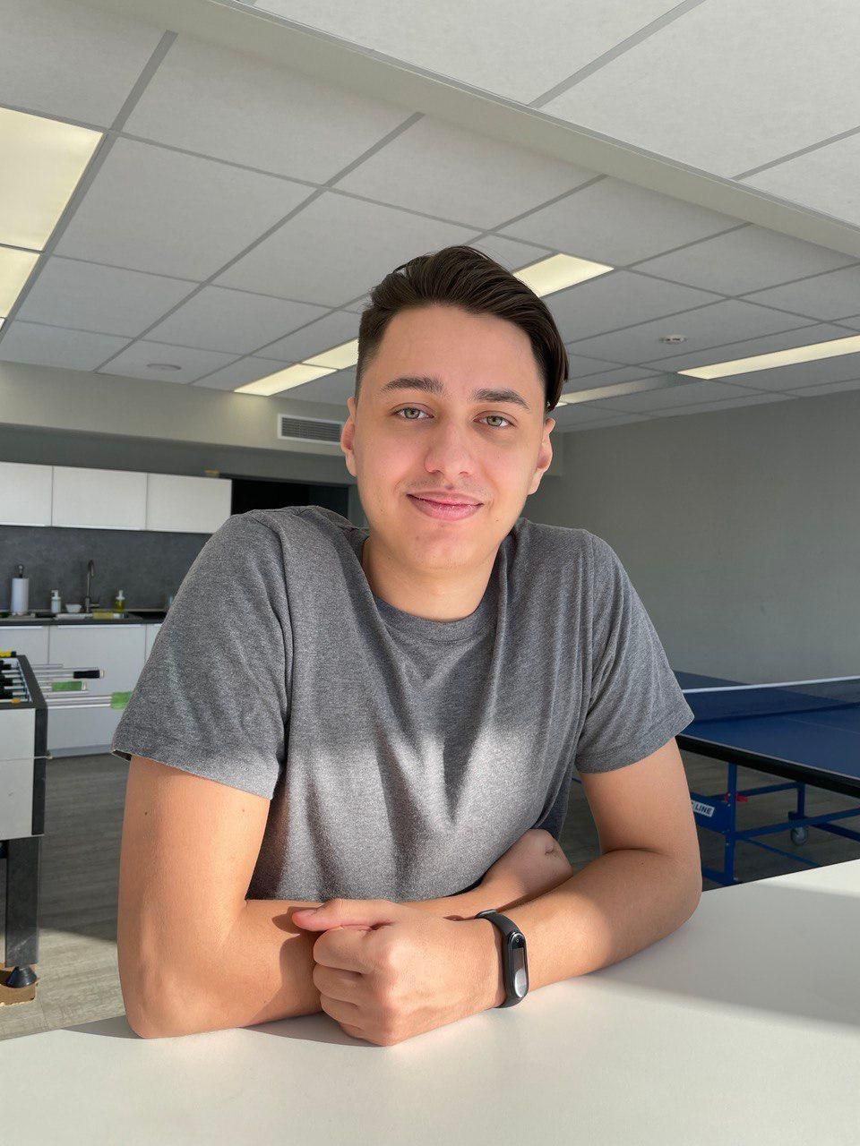 Влад Ахматзянов